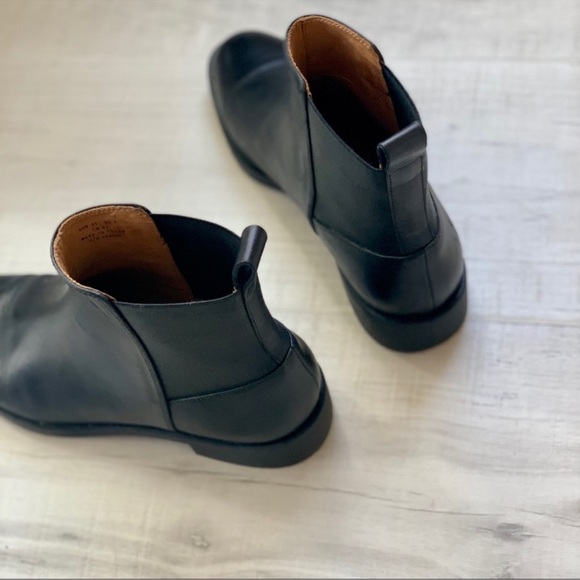 Anthropologie & Other Stories Chelsea Leather Slip On Round Toe Ankle Boots - Picture 3 of 10